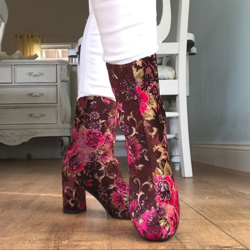 New 💕Savanna Floral Bootie🌺 Last 1 - Picture 2 of 8